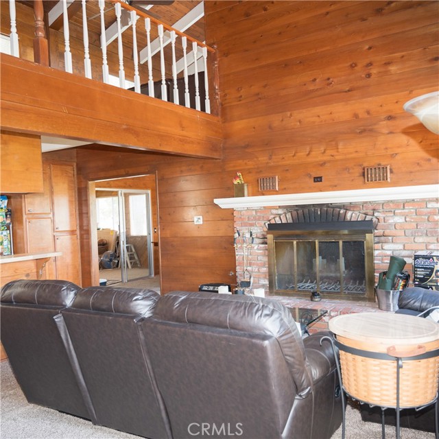 Detail Gallery Image 17 of 39 For 1405 Sequoia Dr, Lake Arrowhead,  CA 92352 - 4 Beds | 2/1 Baths