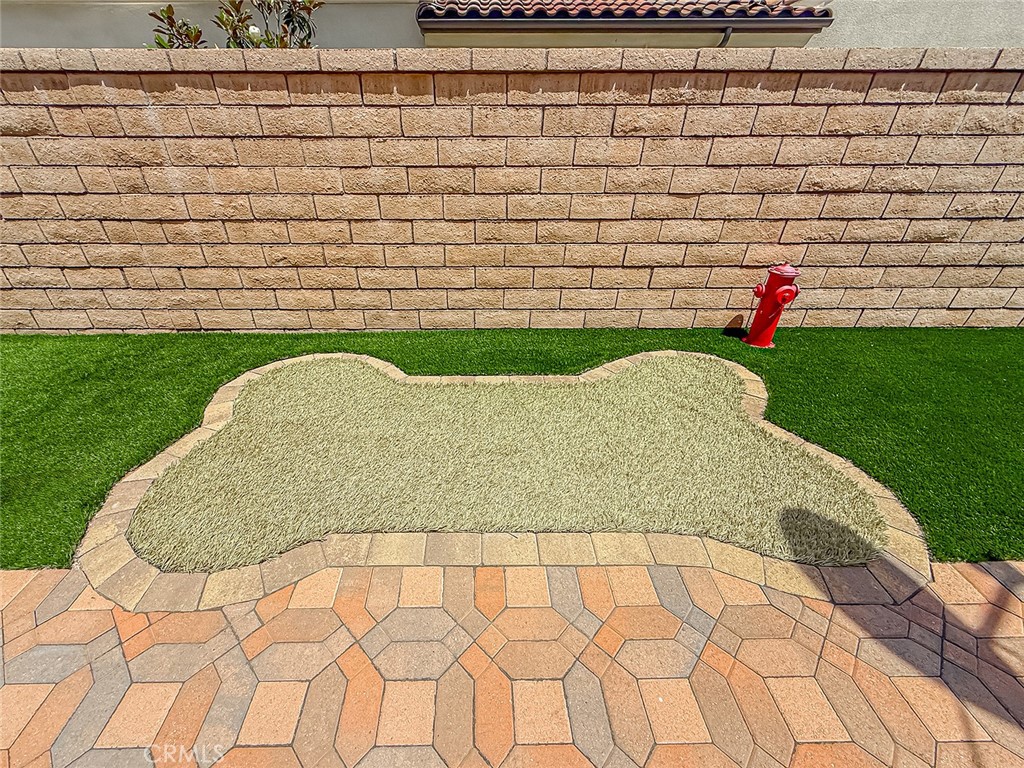 https://media.crmls.org/medias/132231a1-cb90-4f0c-bb79-6611f3497c47.jpg?preset=X-Large