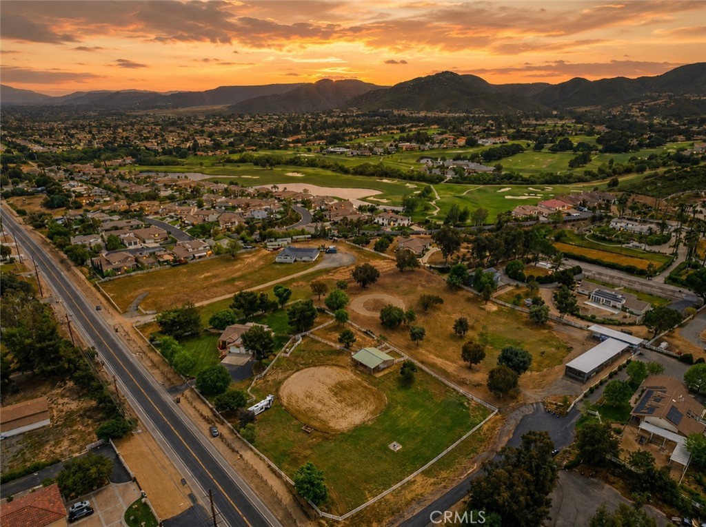 https://media.crmls.org/medias/132243cf-d0ee-4ccb-8a74-8772f9a599a7.jpg?preset=X-Large