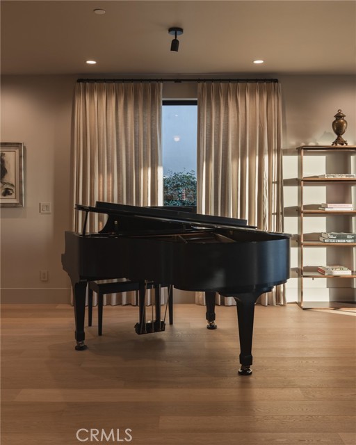 Detail Gallery Image 9 of 57 For 2212 Cliff Dr, Newport Beach,  CA 92663 - 5 Beds | 5/1 Baths