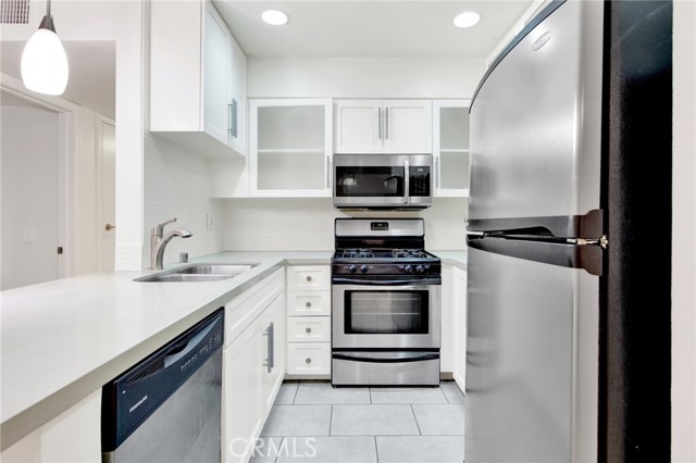 Detail Gallery Image 16 of 27 For 4702 Fulton #101,  Sherman Oaks,  CA 91423 - 2 Beds | 2 Baths