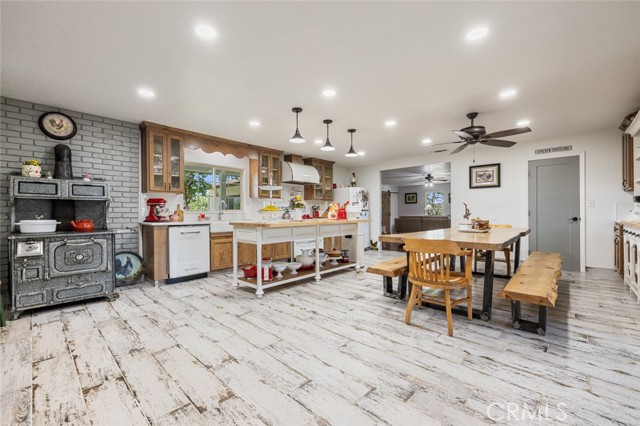 4742 Crow Road, Oakdale CA: https://media.crmls.org/medias/1324739b-a6a7-41d2-841a-a9377fa161bd.jpg