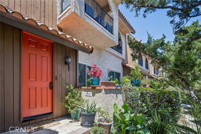Detail Gallery Image 1 of 1 For 1711 Grismer Ave #7,  Burbank,  CA 91504 - 3 Beds | 2/1 Baths