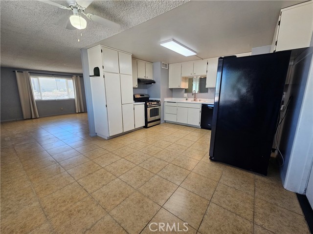 Detail Gallery Image 11 of 36 For 5734 Wainwright Ave, Twentynine Palms,  CA 92277 - 3 Beds | 2 Baths