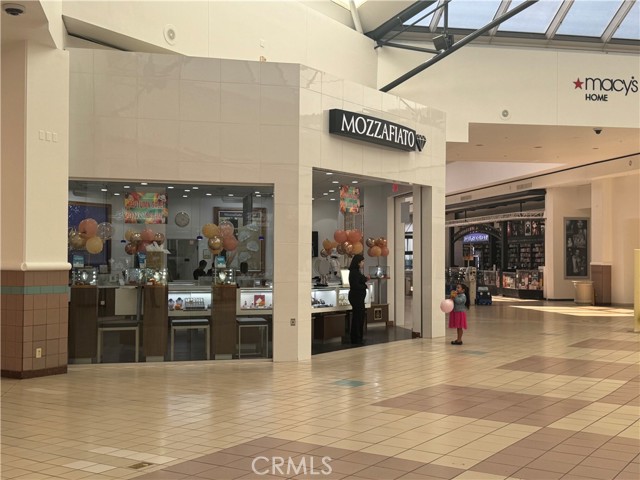 217 Stonewood Street, Downey CA: https://media.crmls.org/medias/13255bbe-1cdb-48da-87b2-4221a3abc532.jpg