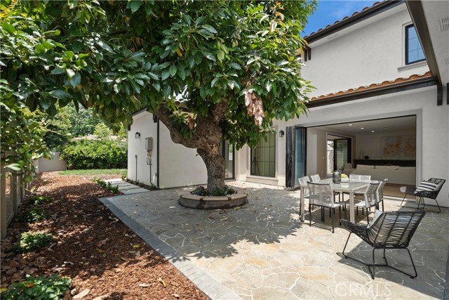 1935 S 6th Avenue, Arcadia CA: https://media.crmls.org/medias/1325aaa0-4b69-401b-841c-4de8c94eb293.jpg