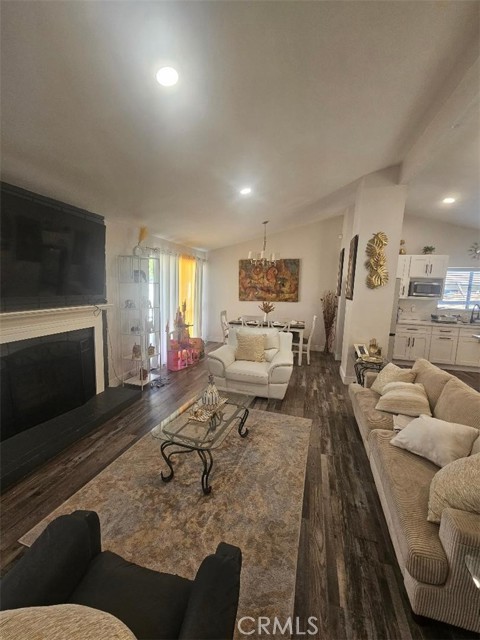 Detail Gallery Image 10 of 35 For 1056 Lullaby, Corona,  CA 92878 - 3 Beds | 2 Baths