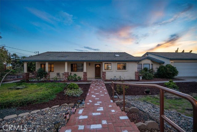 1561 Cielo Lane, Nipomo CA: https://media.crmls.org/medias/132690df-58d1-490c-9af7-3940c4d31131.jpg