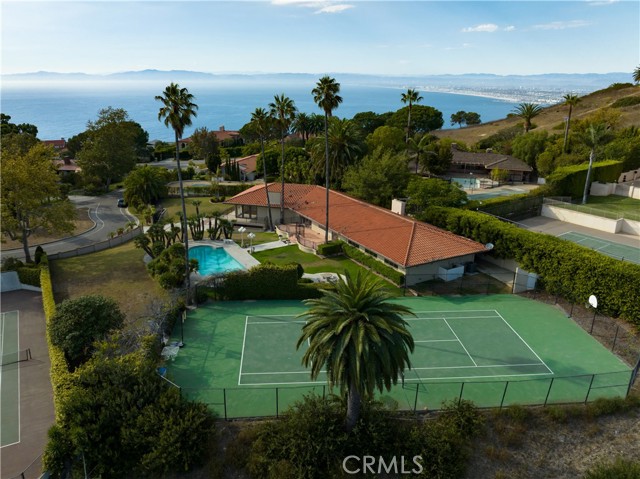 Detail Gallery Image 16 of 75 For 984 La Cresta Pl, Palos Verdes Estates,  CA 90274 - 6 Beds | 4 Baths