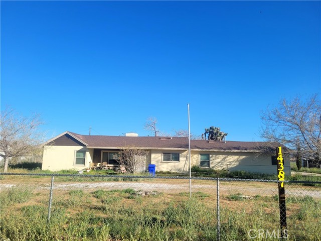 Detail Gallery Image 2 of 3 For 14387 Jicarilla, Apple Valley,  CA 92307 - 3 Beds | 1 Baths