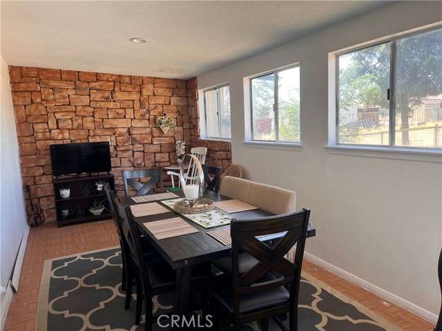 Detail Gallery Image 8 of 22 For 19070 Sheffield St, Hesperia,  CA 92345 - 3 Beds | 1/1 Baths