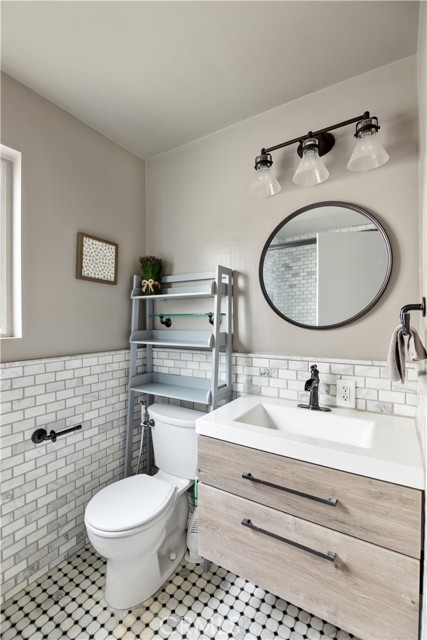 284 Chiquita Street, Laguna Beach CA: https://media.crmls.org/medias/1327e254-3da8-4b08-bb0d-f4c90410ec25.jpg