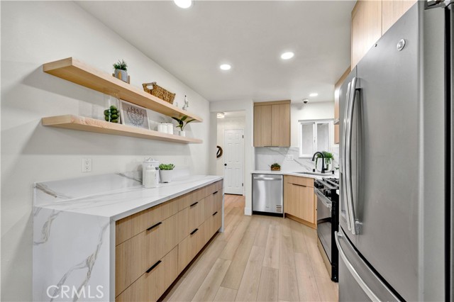 16761 Montclair Lane, Huntington Beach CA: https://media.crmls.org/medias/13285493-a260-4988-8400-9a51c974ce7f.jpg