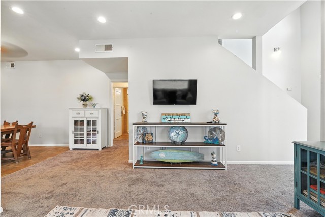 2275 Ximeno Avenue, Long Beach CA: https://media.crmls.org/medias/1328a799-c629-4547-96a2-5b22b5fb79d0.jpg