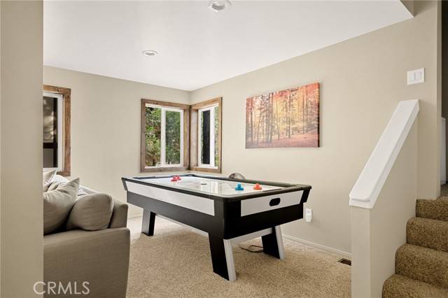 Detail Gallery Image 7 of 41 For 386 Rainier Rd, Lake Arrowhead,  CA 92352 - 4 Beds | 3/1 Baths