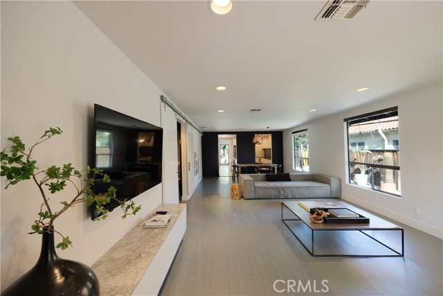 Detail Gallery Image 7 of 30 For 11049 Blix St, Toluca Lake,  CA 91602 - 3 Beds | 2 Baths