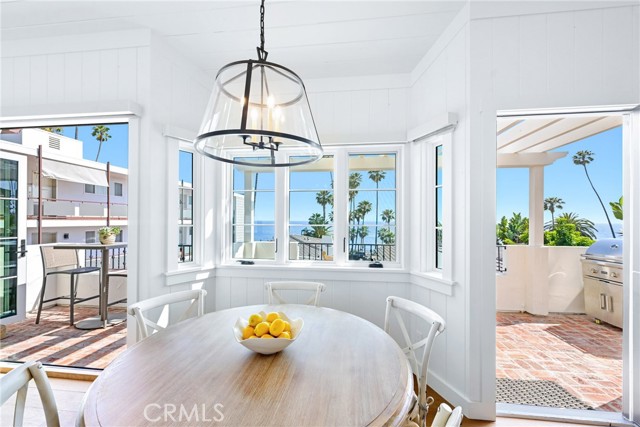 360 Cliff, Laguna Beach CA: https://media.crmls.org/medias/1329fe16-3bfb-45d8-b95e-e440224c78e2.jpg