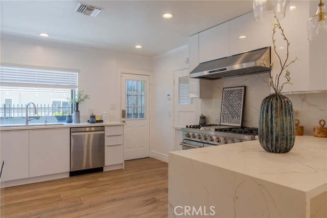 2245 E California Boulevard, San Marino CA: https://media.crmls.org/medias/132a0458-ca15-4c23-b9f1-a7522c113e91.jpg