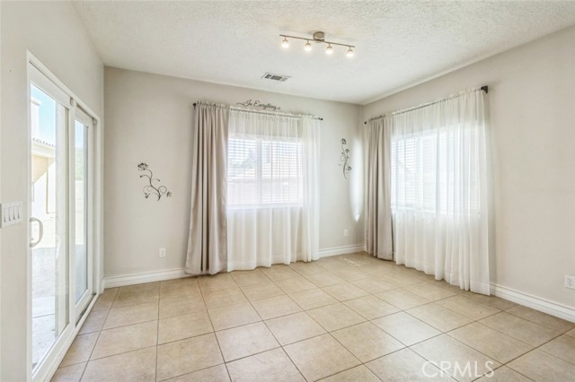 Detail Gallery Image 19 of 32 For 17926 Garden Glen Rd, Victorville,  CA 92395 - 4 Beds | 3/1 Baths