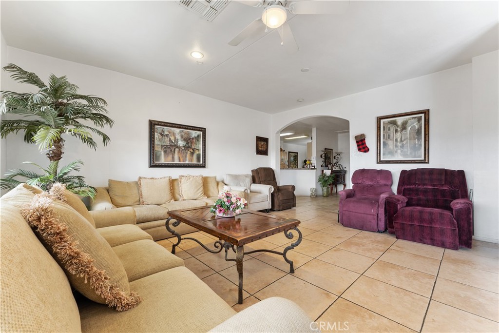 MLS #OC25213991 image #17