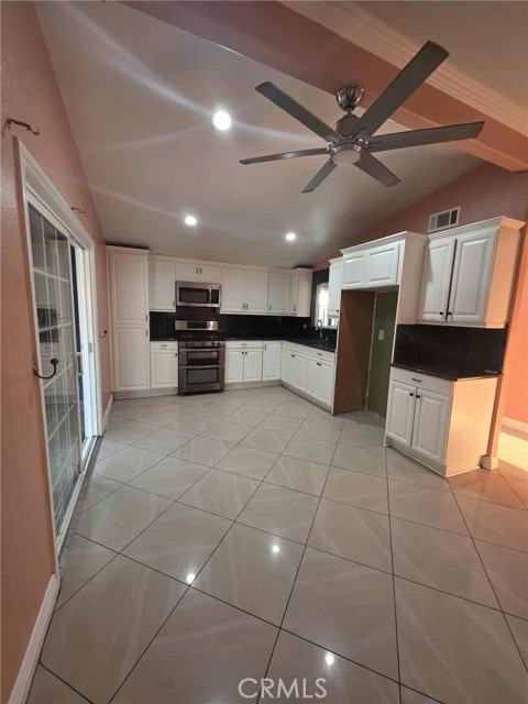 Detail Gallery Image 25 of 46 For 3577 Briarvale, Corona,  CA 92879 - 4 Beds | 2 Baths