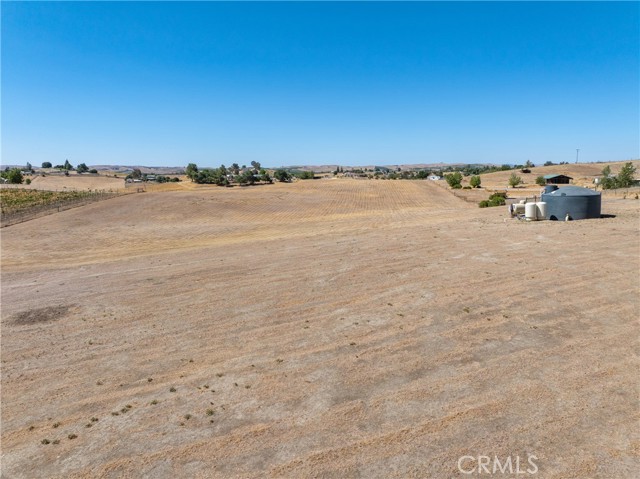 1875 Rancho Lomas Way, San Miguel CA: https://media.crmls.org/medias/132b8fcf-1680-4d88-b4c0-e5dc98a9316a.jpg