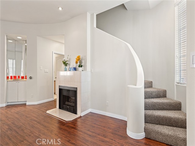 Detail Gallery Image 10 of 30 For 408 W Queen St #111,  Inglewood,  CA 90301 - 3 Beds | 2/1 Baths