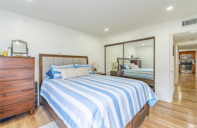 Detail Gallery Image 19 of 50 For 365 W Alameda Ave #203,  Burbank,  CA 91506 - 3 Beds | 2 Baths
