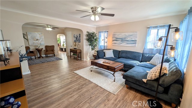 Detail Gallery Image 3 of 53 For 3854 Arlington Ave, Los Angeles,  CA 90008 - 8 Beds | 4 Baths