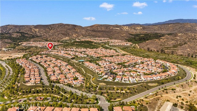 100 Viano, Irvine CA: https://media.crmls.org/medias/132d5b3a-0e7c-40eb-a5cf-5160f6d33f5b.jpg