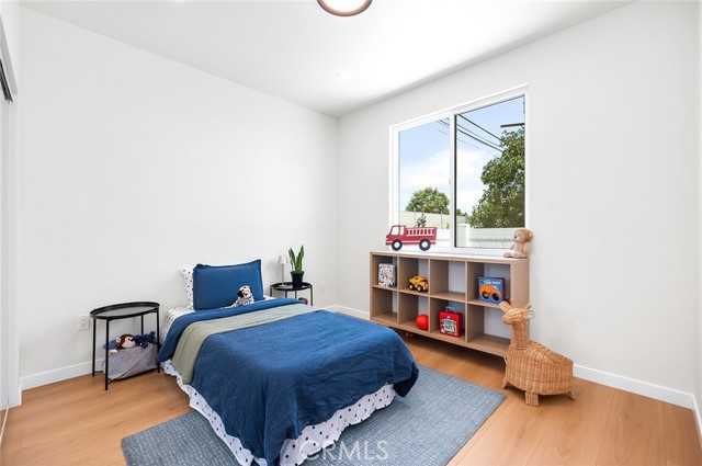 765 E Silva Street, Long Beach CA: https://media.crmls.org/medias/132ecba0-b20a-4e4d-ba56-732a5516576f.jpg