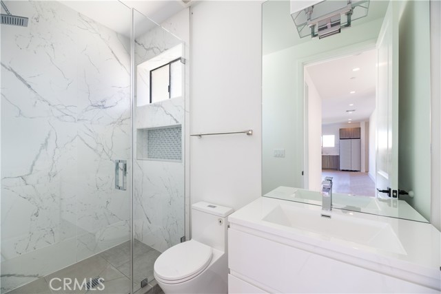 Detail Gallery Image 17 of 26 For 1809 S Longwood, Los Angeles,  CA 90019 - 4 Beds | 3 Baths