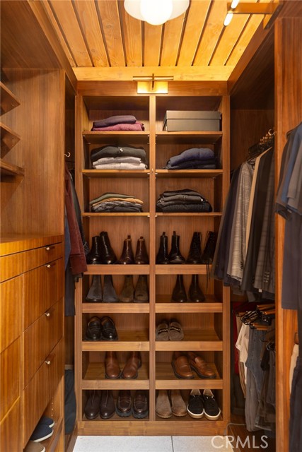 Detail Gallery Image 20 of 32 For 1515 N Tigertail, Los Angeles,  CA 90049 - 3 Beds | 2/1 Baths