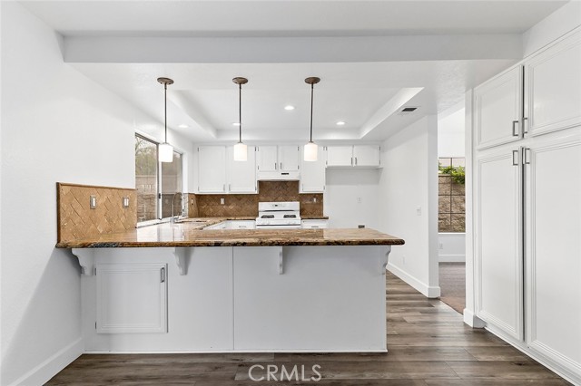 701 Black Oak Circle, Corona CA: https://media.crmls.org/medias/13307a09-9925-4d78-a820-60729469ec88.jpg