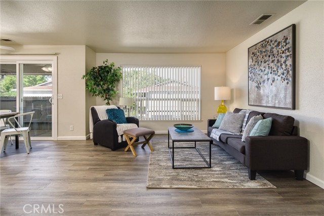 2 Fremont Street, Chico CA: https://media.crmls.org/medias/133091fd-d0ec-4ede-8b4b-59139d0e40e8.jpg