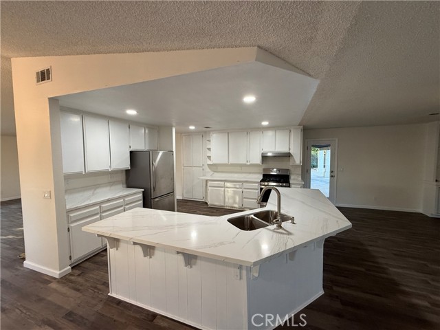 Detail Gallery Image 5 of 33 For 15332 Tuscola Rd, Apple Valley,  CA 92307 - – Beds | – Baths