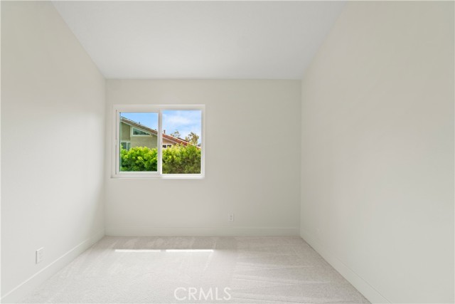 16 Harrisburg, Irvine CA: https://media.crmls.org/medias/13320489-7322-4c01-8841-9943025df4c5.jpg