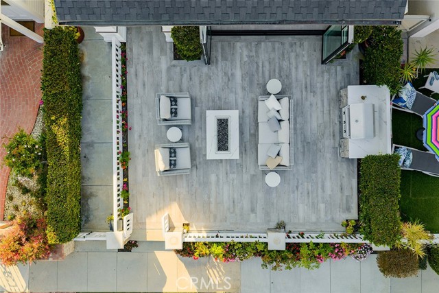 515 Narcissus Avenue, Corona del Mar CA: https://media.crmls.org/medias/13327cd4-b984-42a0-9fa1-15b2c7ca2ea4.jpg