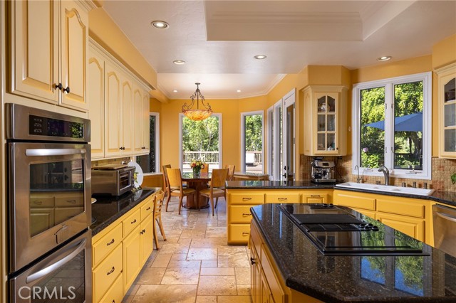 Detail Gallery Image 13 of 35 For 25281 Derbyhill Dr, Laguna Hills,  CA 92653 - 5 Beds | 4/1 Baths