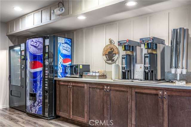 5200 Irvine Blvd Spc 218, Irvine CA: https://media.crmls.org/medias/13332719-ebed-4174-9c8b-874e4d188bc7.jpg
