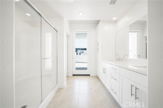 Detail Gallery Image 10 of 48 For 1816 E 1st St, Santa Ana,  CA 92705 - 3 Beds | 2/1 Baths
