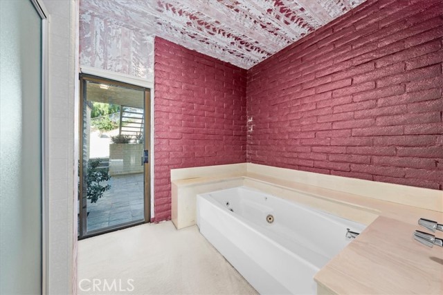 Primary Bathroom - bathtub