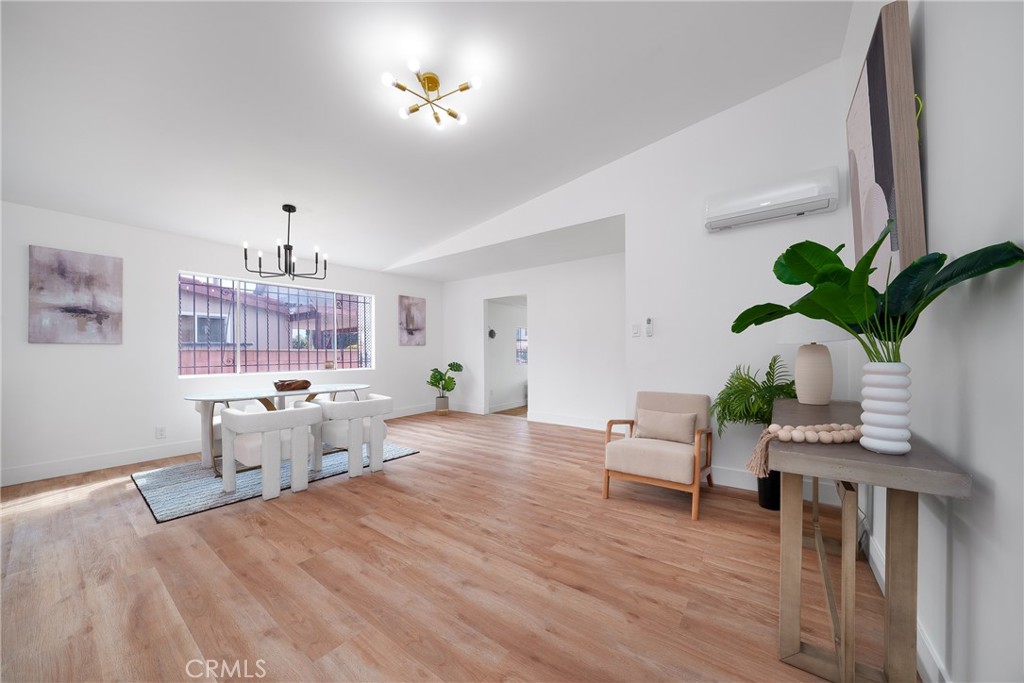 https://media.crmls.org/medias/1333efcf-f835-4aee-8603-1314c856069c.jpg?preset=X-Large