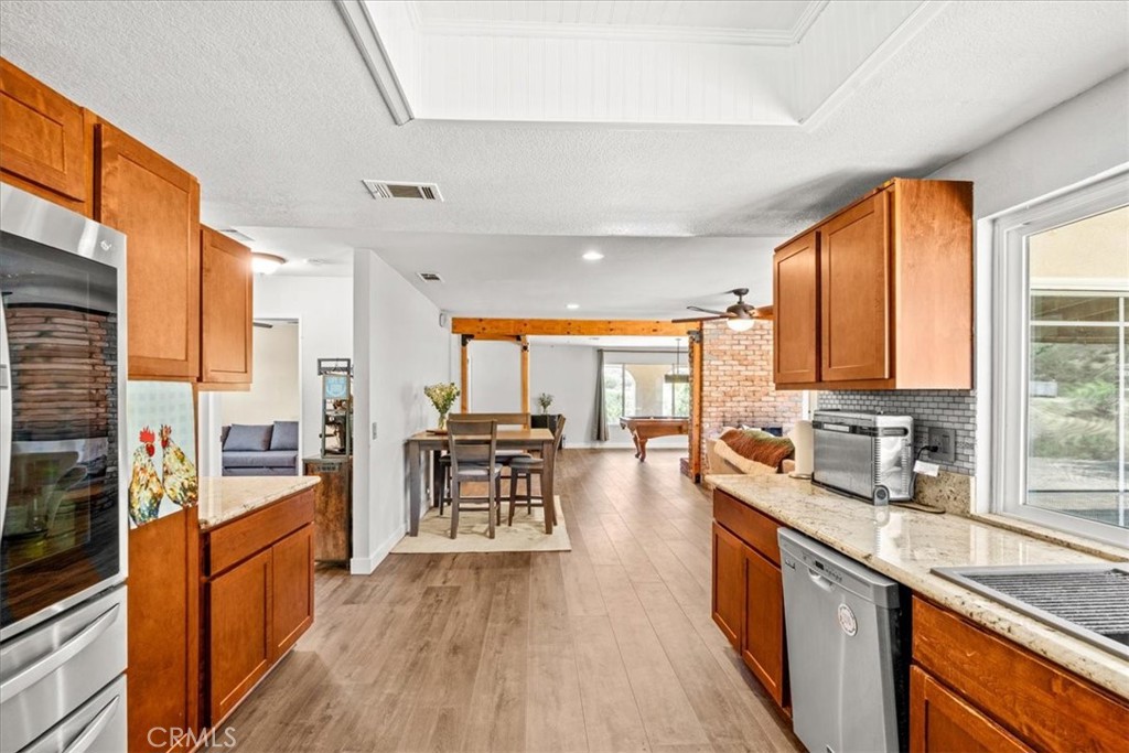 MLS #OC25158307 img 11