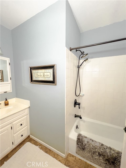 7319 Owensmouth Avenue, Canoga Park CA: https://media.crmls.org/medias/1334122b-40be-4467-88dd-18e64fa1c8e0.jpg