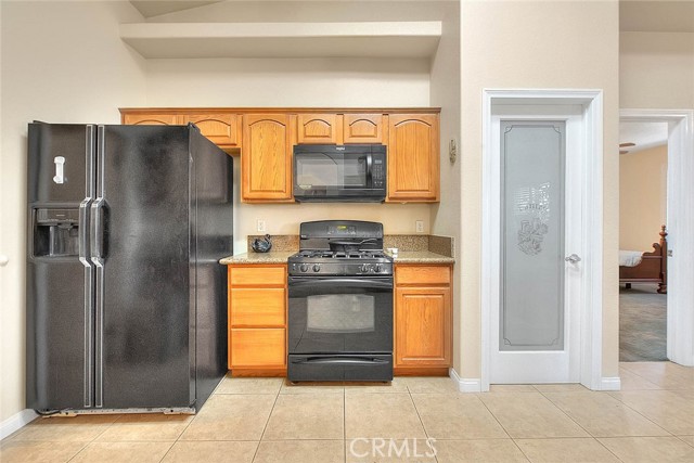 15095 Douglas Street, Apple Valley CA: https://media.crmls.org/medias/1334f054-54d6-43a6-9cdd-6365a03bdf4e.jpg