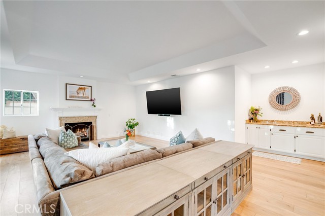 1119 9th Street, Hermosa Beach, California 90254, 5 Bedrooms Bedrooms, ,2 BathroomsBathrooms,Residential,Sold,9th,SB22164330