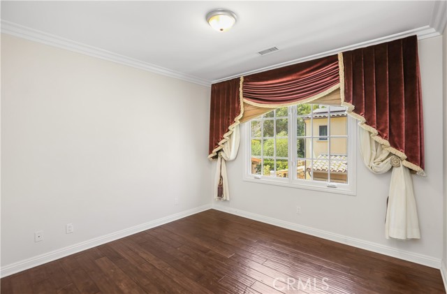 26 Woods Trail, Irvine CA: https://media.crmls.org/medias/13351f83-7631-4d3e-afa4-c6b7d5a903d2.jpg