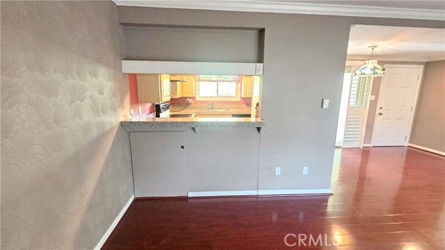 Detail Gallery Image 8 of 39 For 22619 Nadine Cir #B,  Torrance,  CA 90505 - 2 Beds | 1/1 Baths