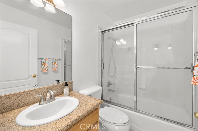 Detail Gallery Image 7 of 39 For 4838 Elmwood #7,  Los Angeles,  CA 90004 - 3 Beds | 3 Baths